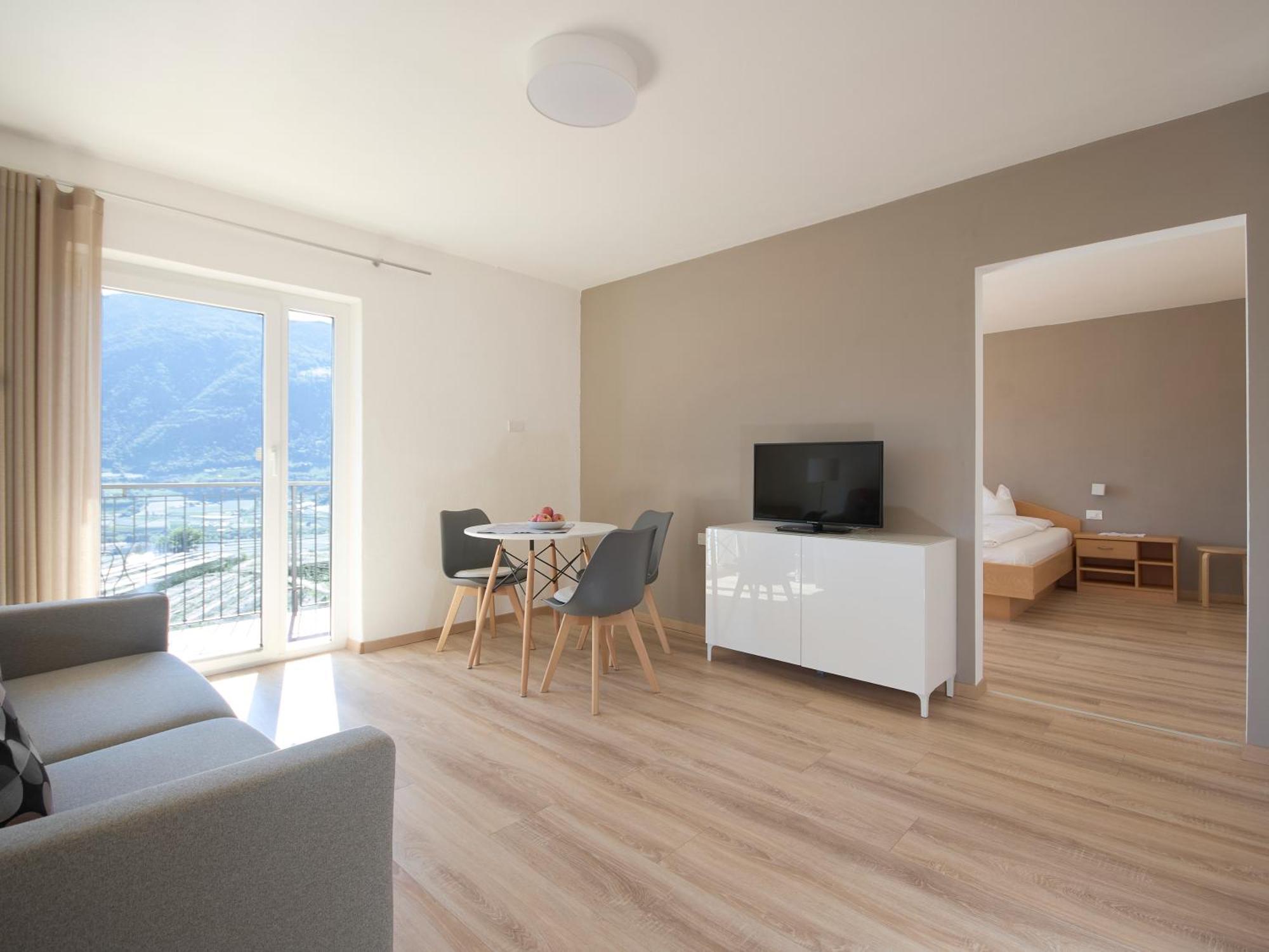 Garni Hotel Walburg Tirolo Bilik gambar